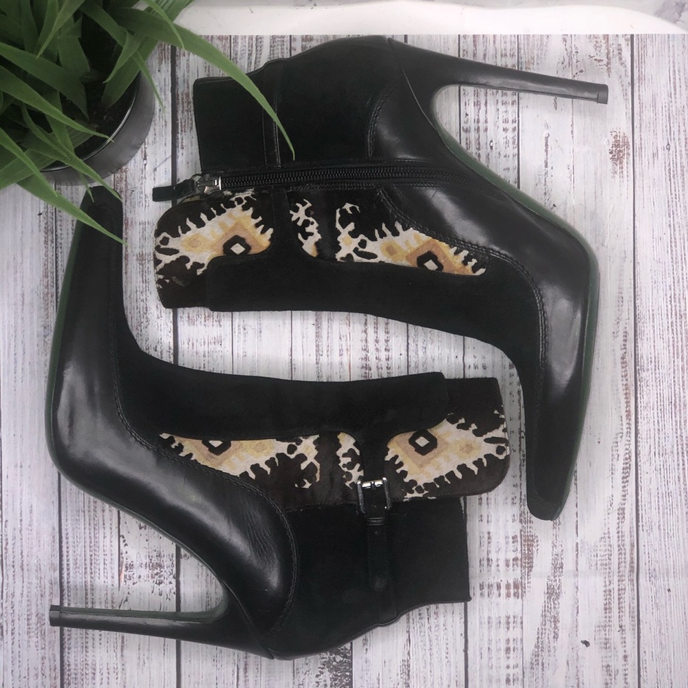Donald J Pliner black leather & Spanish ankleboots